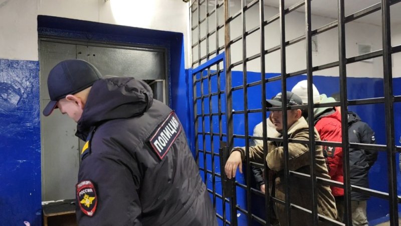 В Артеме Приморского края в отношении семерых иностранных граждан вынесены постановления о выдворении